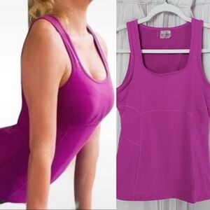 Athleta Achala Yoga Tank With Built in Bra Size Small
